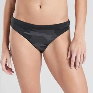 NWT Athleta Freestyle Camo Bottom Size Medium.